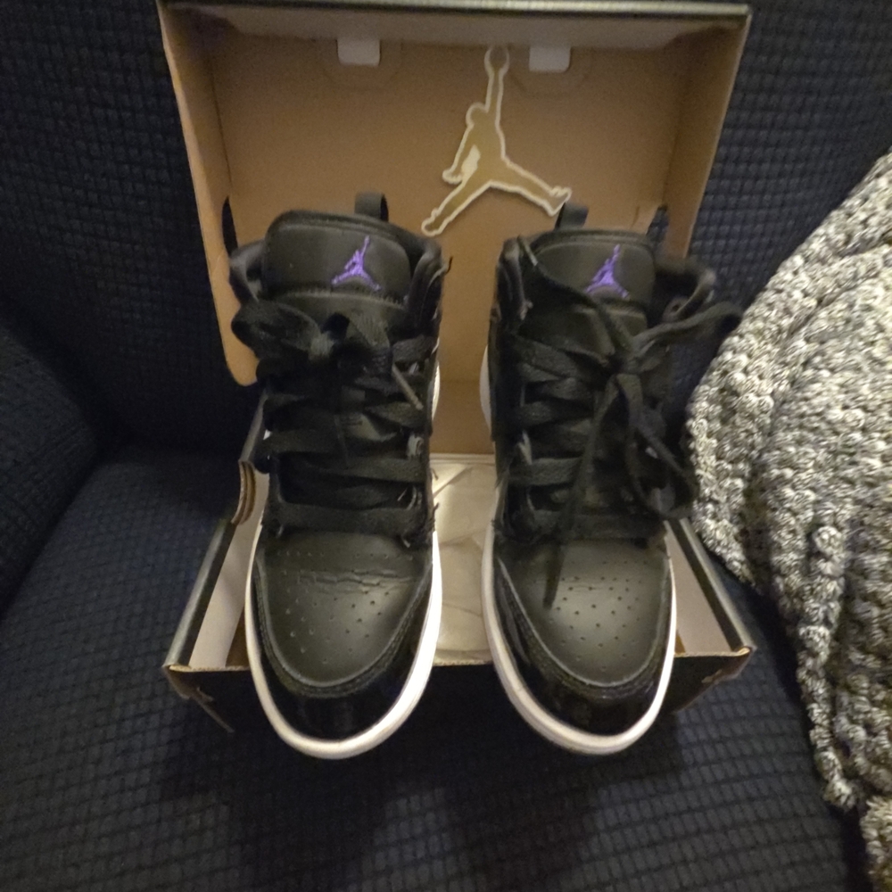 Jordan 1 MID SE (PS) SIZE 1Y